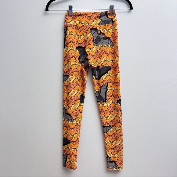 Lularoe Tween Orange Halloween Bat Leggings - Picture 6 of 9